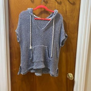 Short sleeve hooded sweater